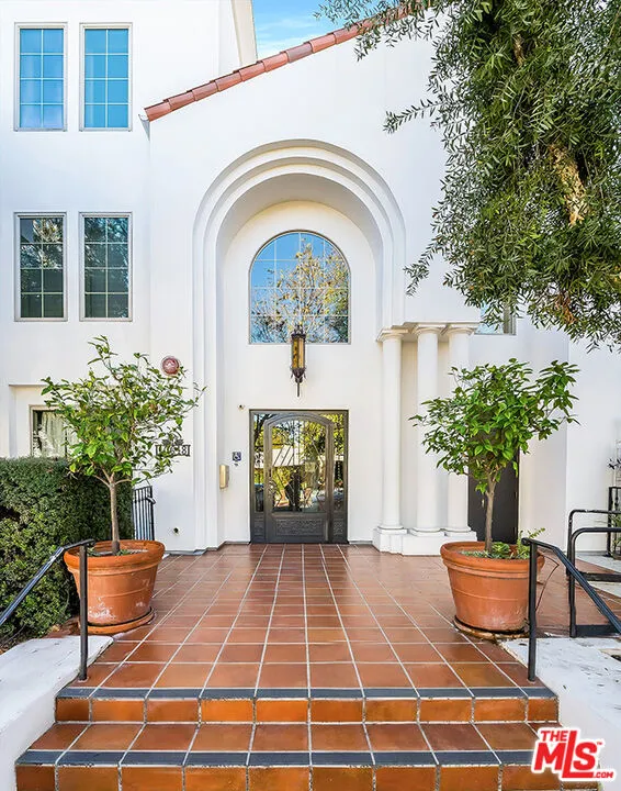 10639 Woodbridge Street Toluca Lake, CA 91602