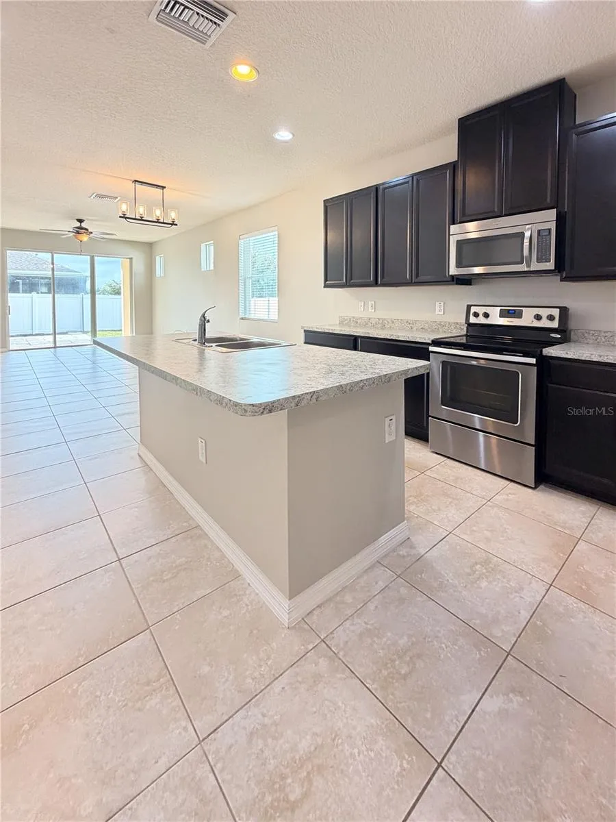 5022 SUNCATCHER DRIVE Wesley Chapel, FL 33545