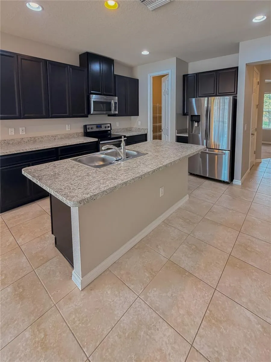 5022 SUNCATCHER DRIVE Wesley Chapel, FL 33545