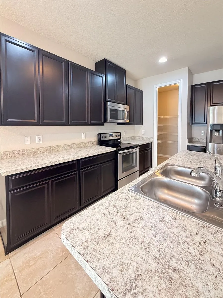 5022 SUNCATCHER DRIVE Wesley Chapel, FL 33545