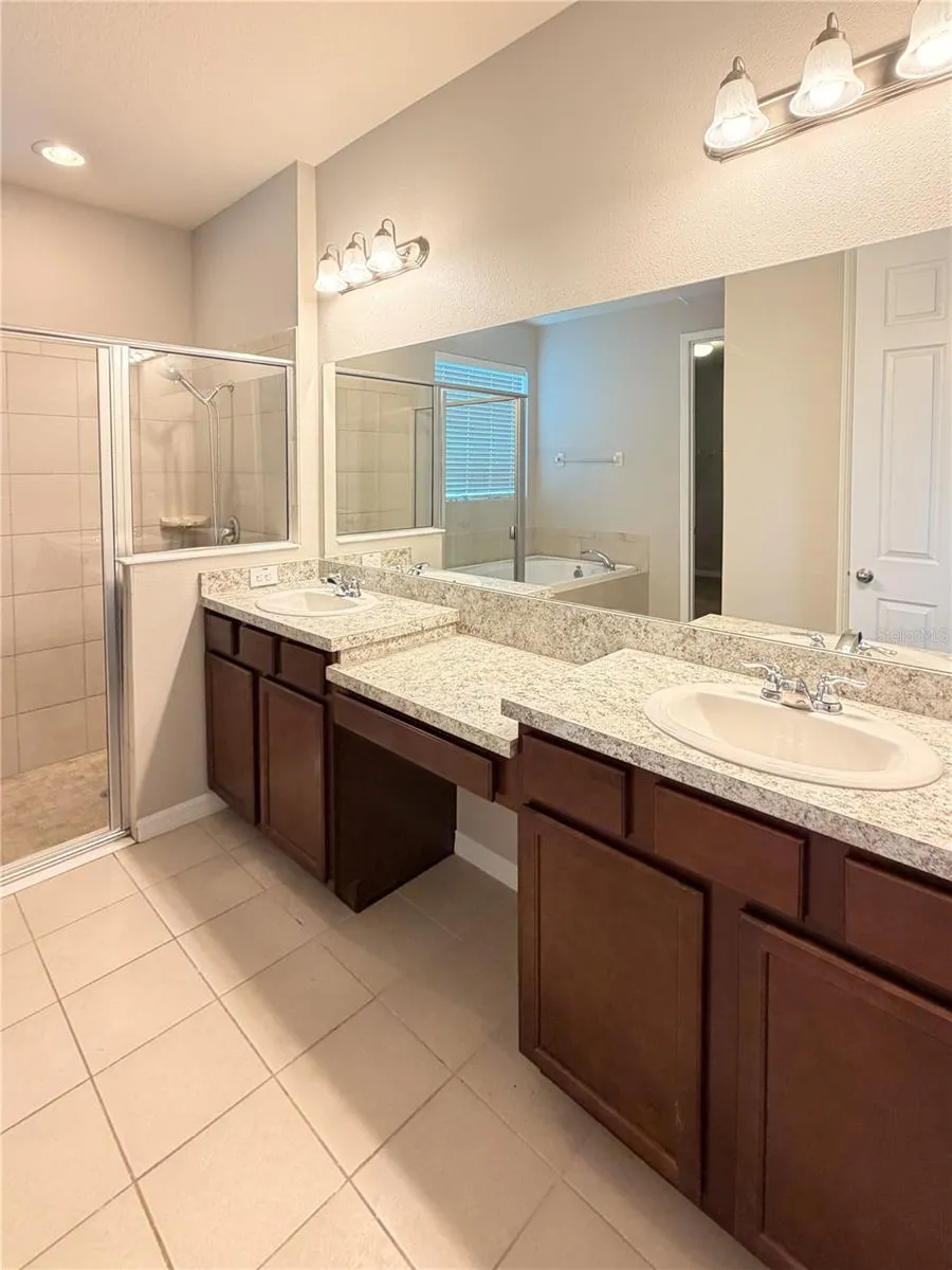 5022 SUNCATCHER DRIVE Wesley Chapel, FL 33545