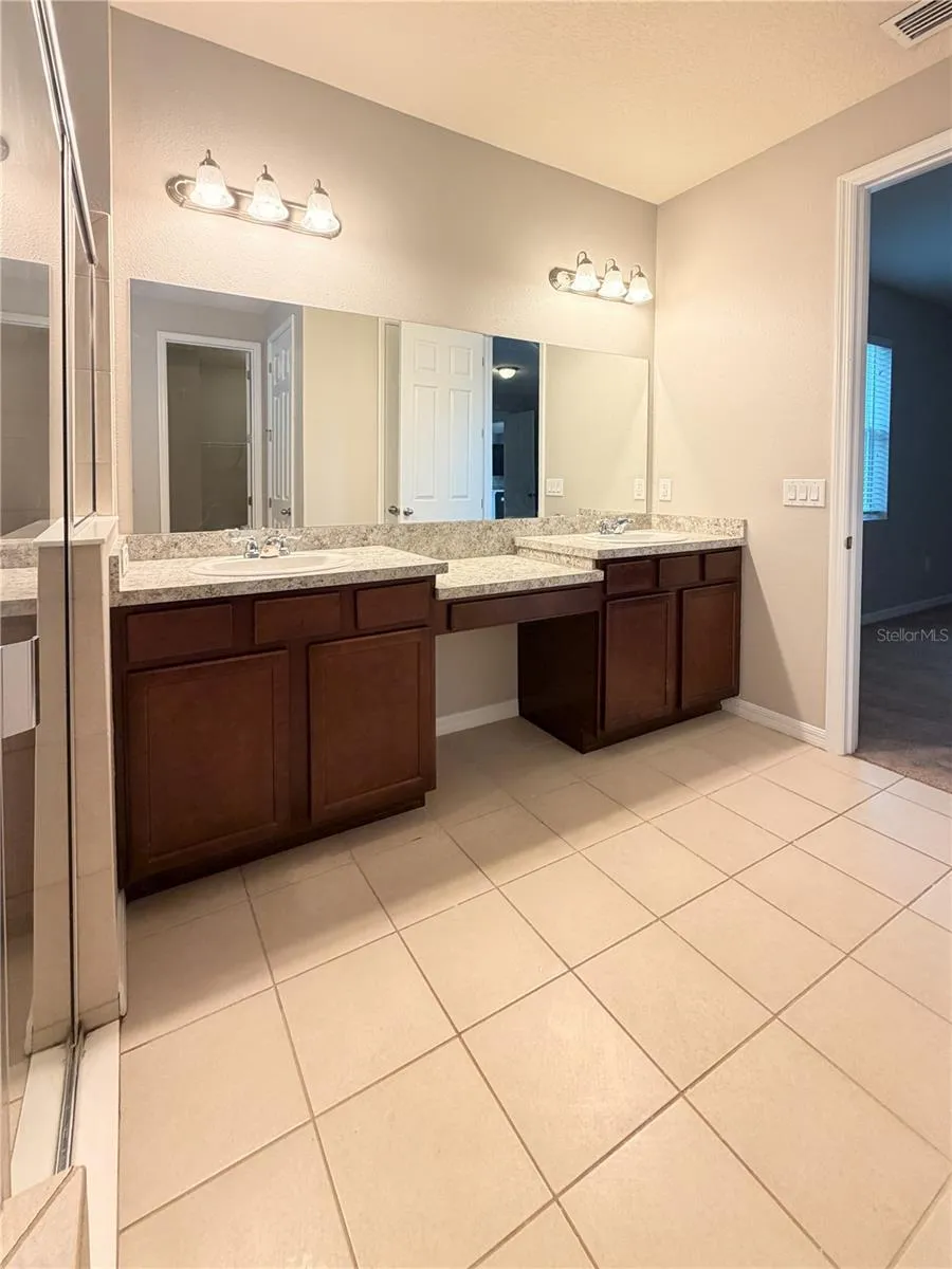 5022 SUNCATCHER DRIVE Wesley Chapel, FL 33545