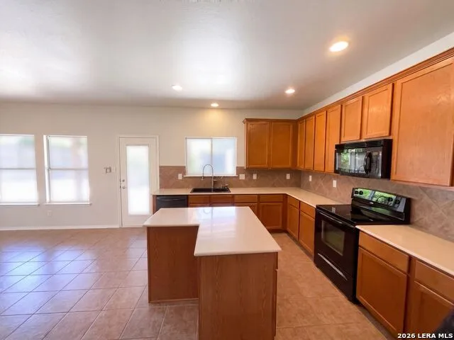137 Deerwood Oaks Boerne, TX 78006