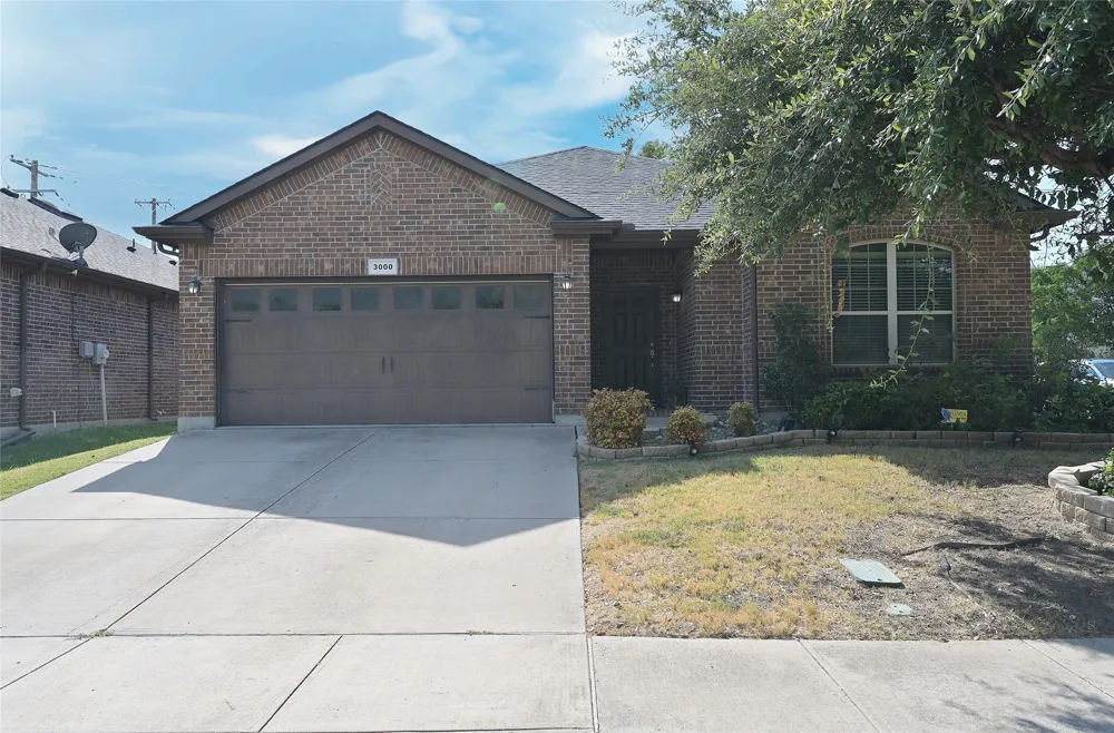 3000 Mitchell Court Arlington, TX 76010