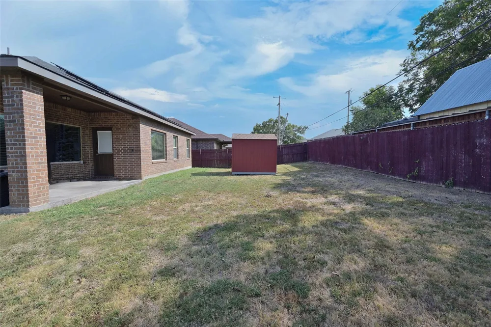 3000 Mitchell Court Arlington, TX 76010