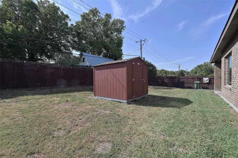 3000 Mitchell Court Arlington, TX 76010
