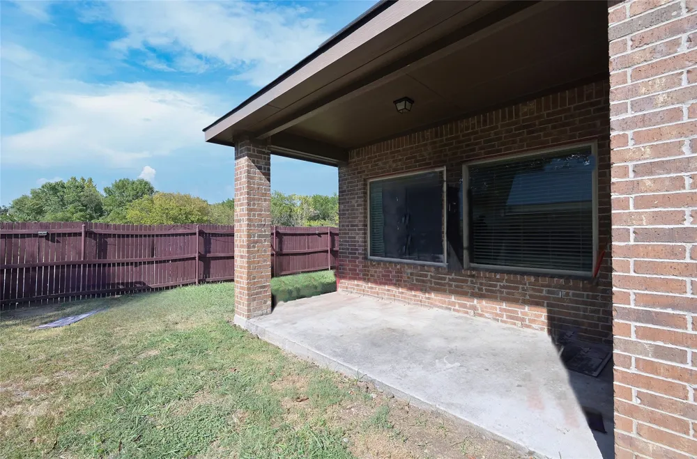 3000 Mitchell Court Arlington, TX 76010