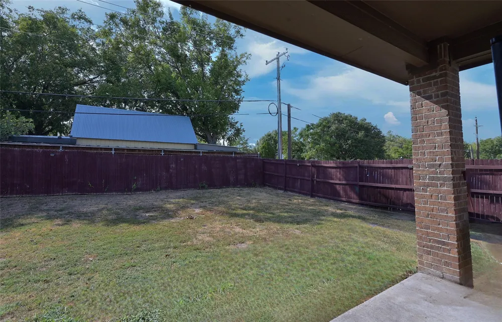3000 Mitchell Court Arlington, TX 76010