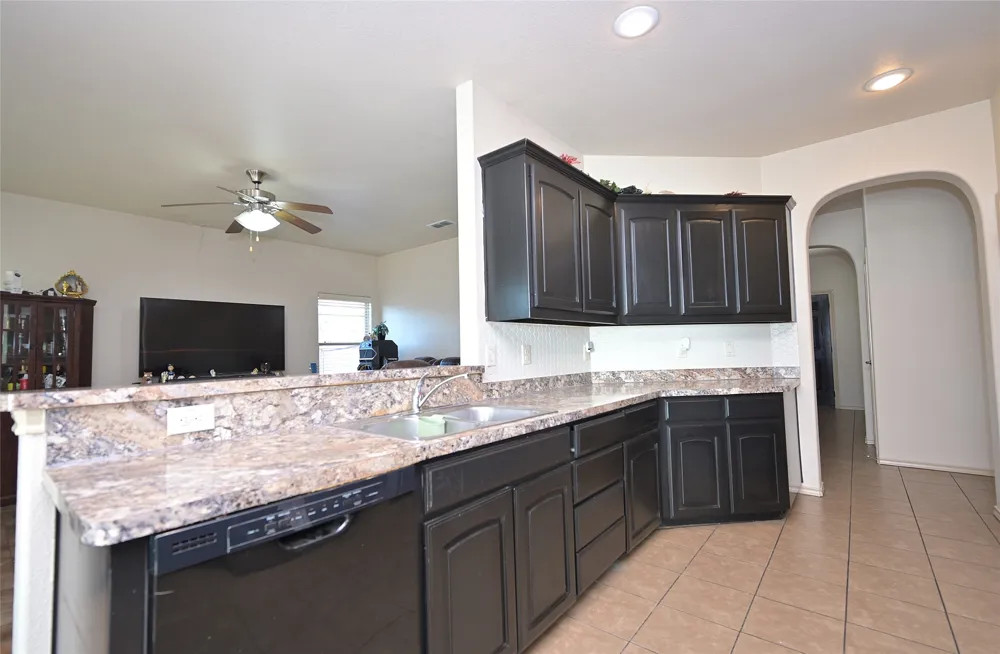 3000 Mitchell Court Arlington, TX 76010