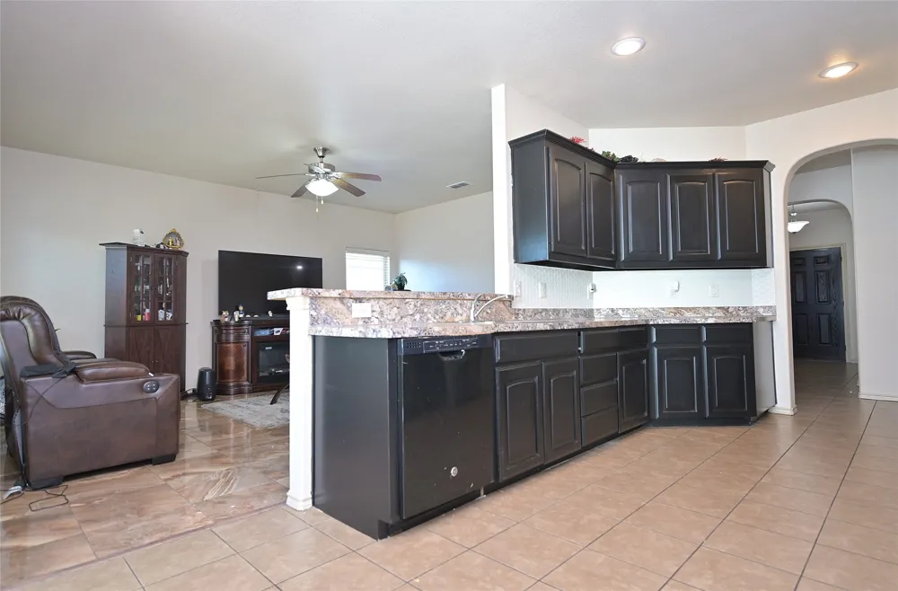 3000 Mitchell Court Arlington, TX 76010