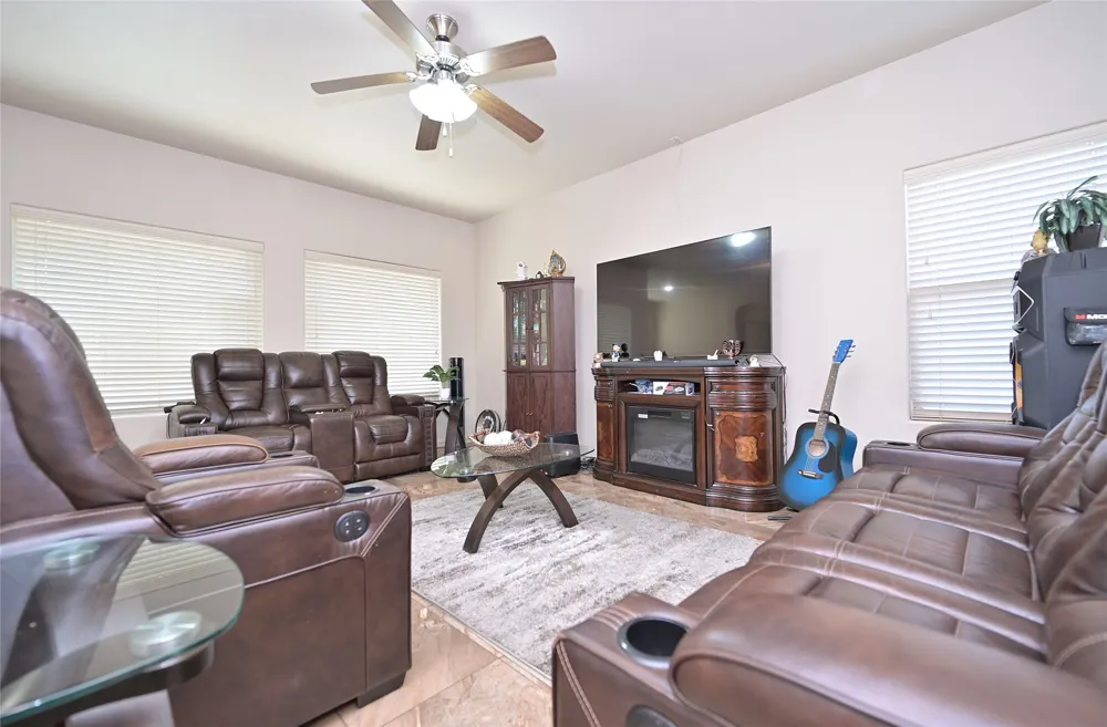 3000 Mitchell Court Arlington, TX 76010