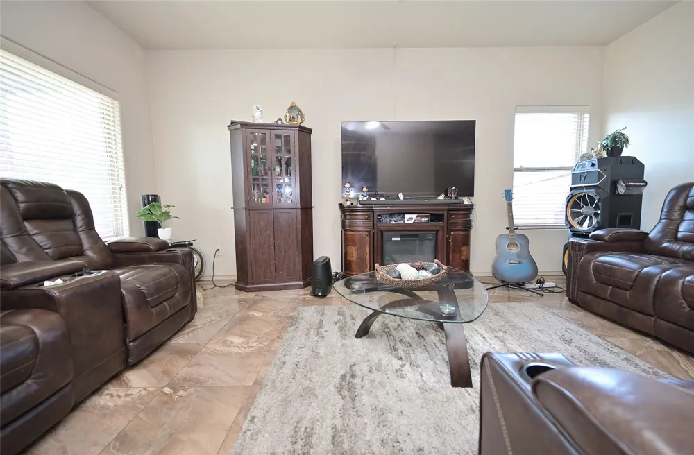 3000 Mitchell Court Arlington, TX 76010
