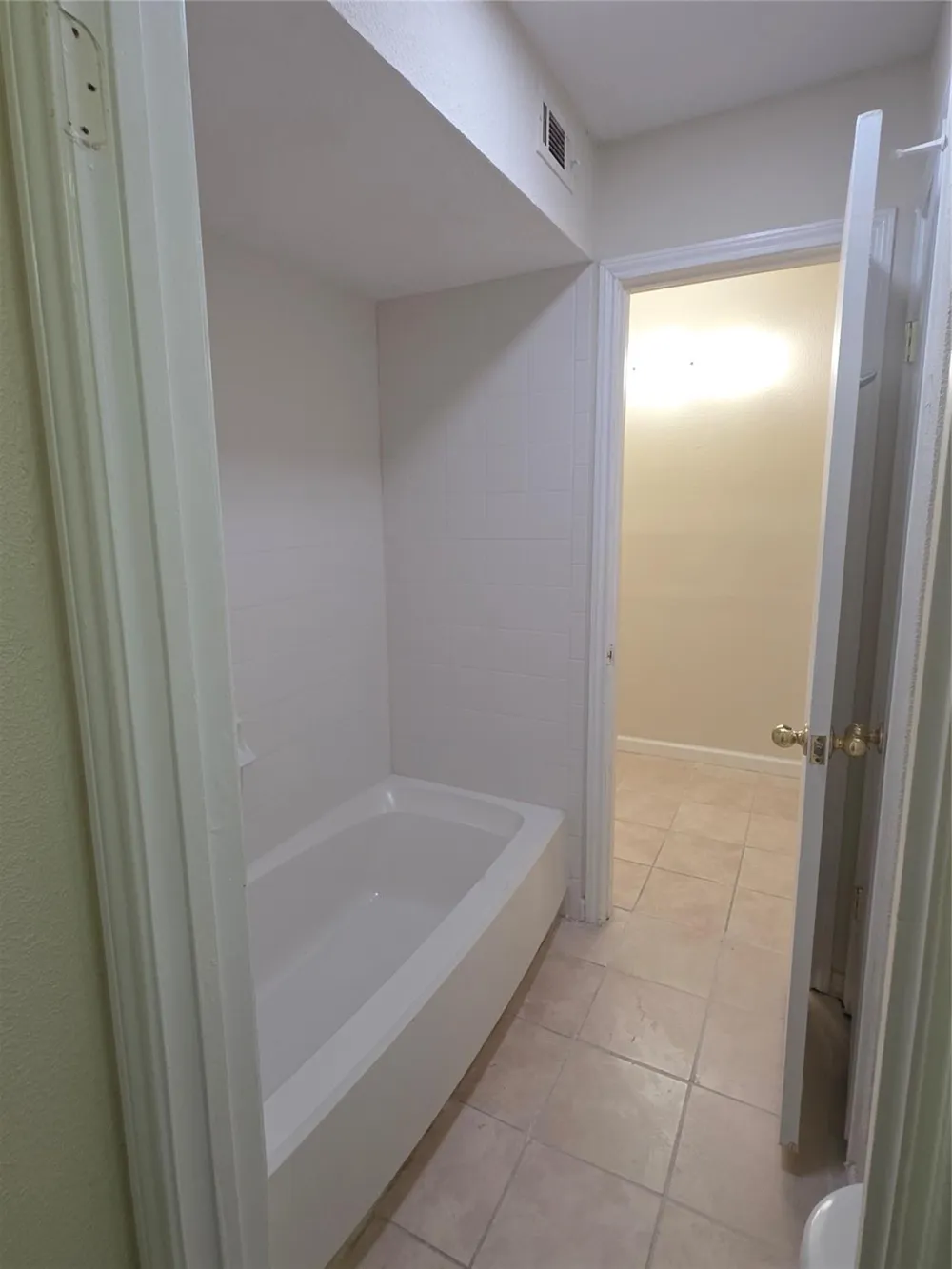 962 Sterling Green Drive S Channelview, TX 77530