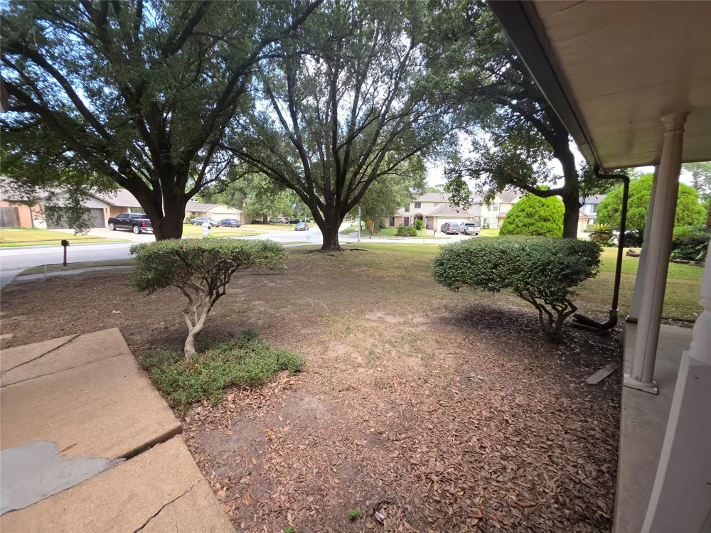 962 Sterling Green Drive S Channelview, TX 77530