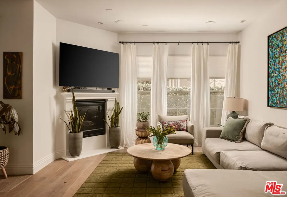 10639 Woodbridge Street #107 Toluca Lake, CA 91602