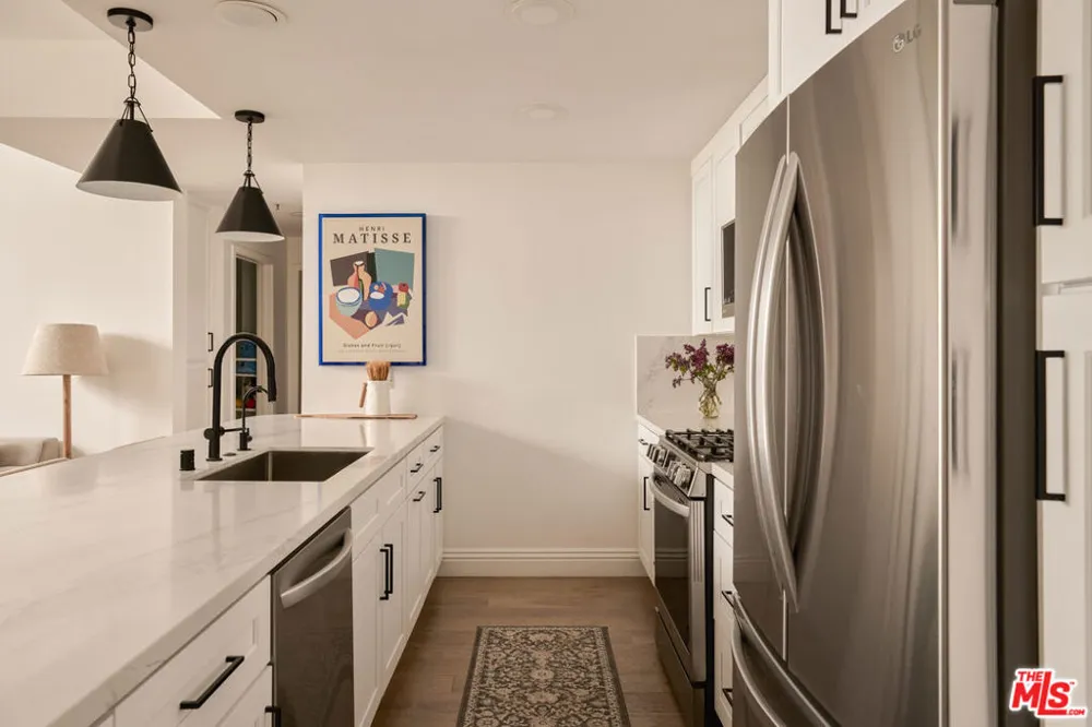 10639 Woodbridge Street #107 Toluca Lake, CA 91602