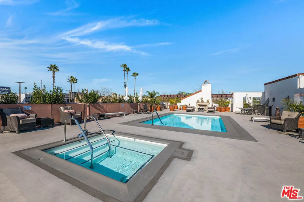10639 Woodbridge Street #107 Toluca Lake, CA 91602