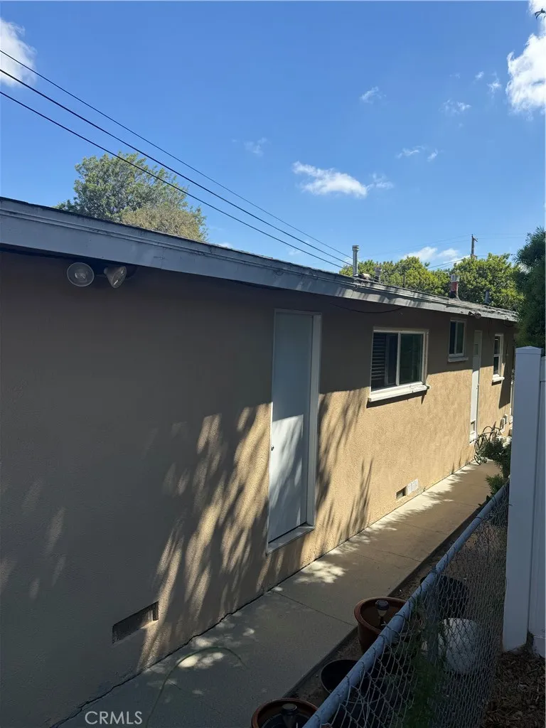 24261 Los Codona Torrance, CA 90505