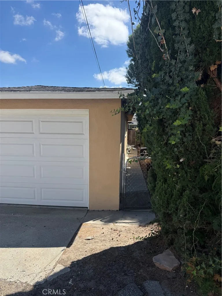 24261 Los Codona Torrance, CA 90505