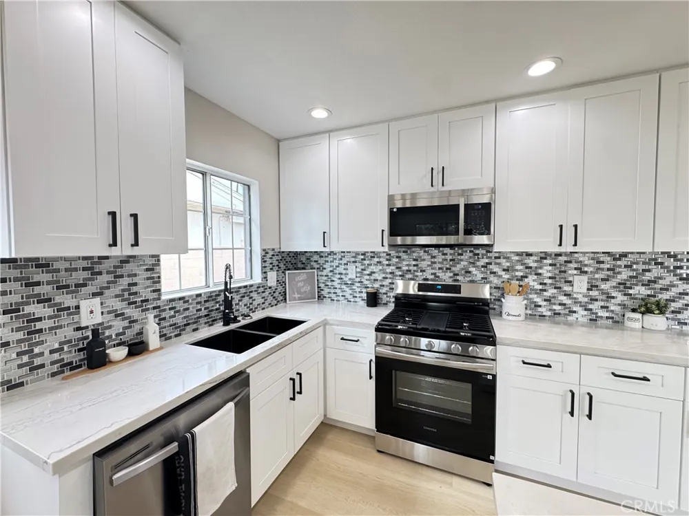 575 E Fernleaf Pomona, CA 91766