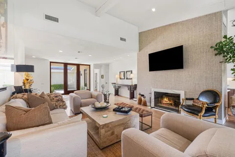 44848 Oro Grande Circle