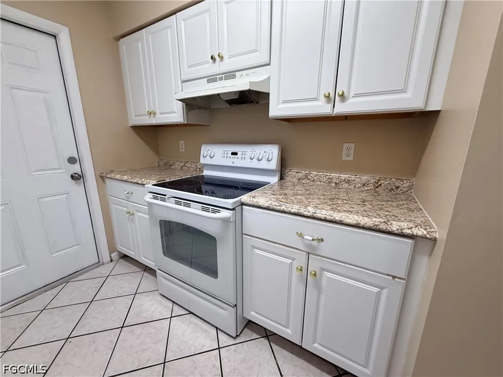 W Cypress Avenue Fort Myers, FL 33905