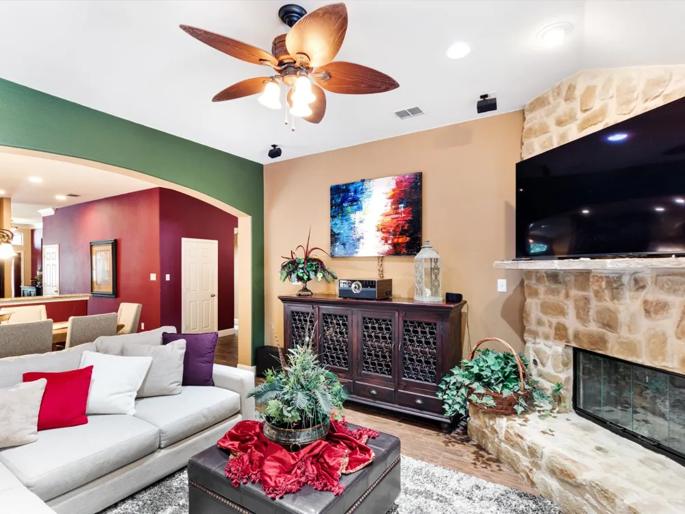 2703 Cove Drive Grand Prairie, TX 75054