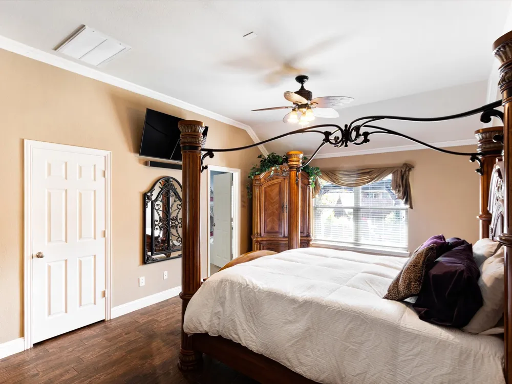 2703 Cove Drive Grand Prairie, TX 75054