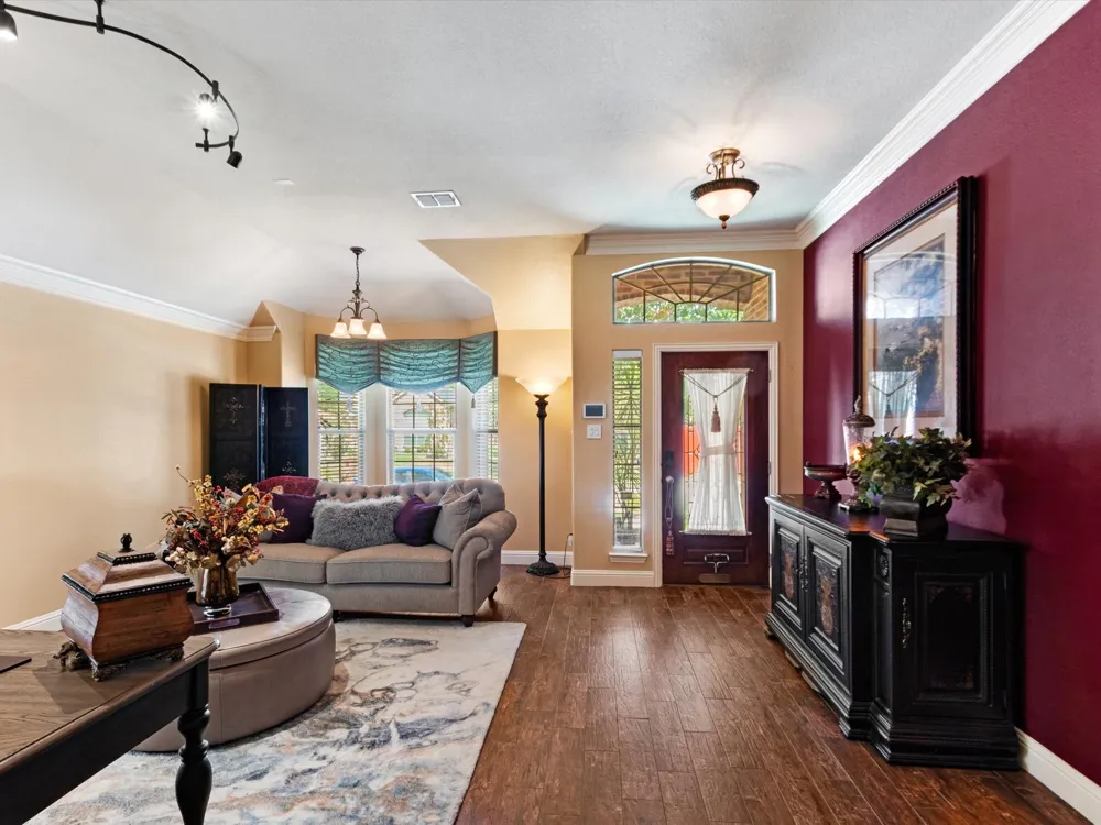 2703 Cove Drive Grand Prairie, TX 75054
