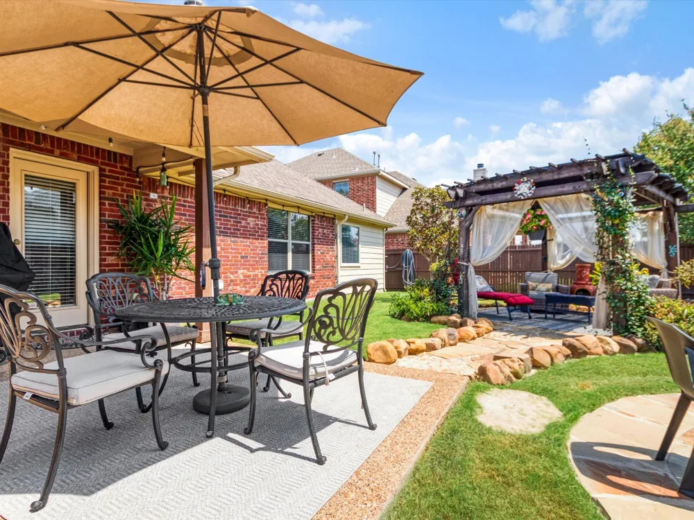 2703 Cove Drive Grand Prairie, TX 75054