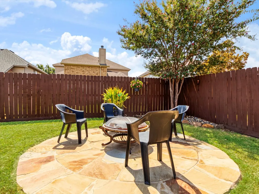 2703 Cove Drive Grand Prairie, TX 75054