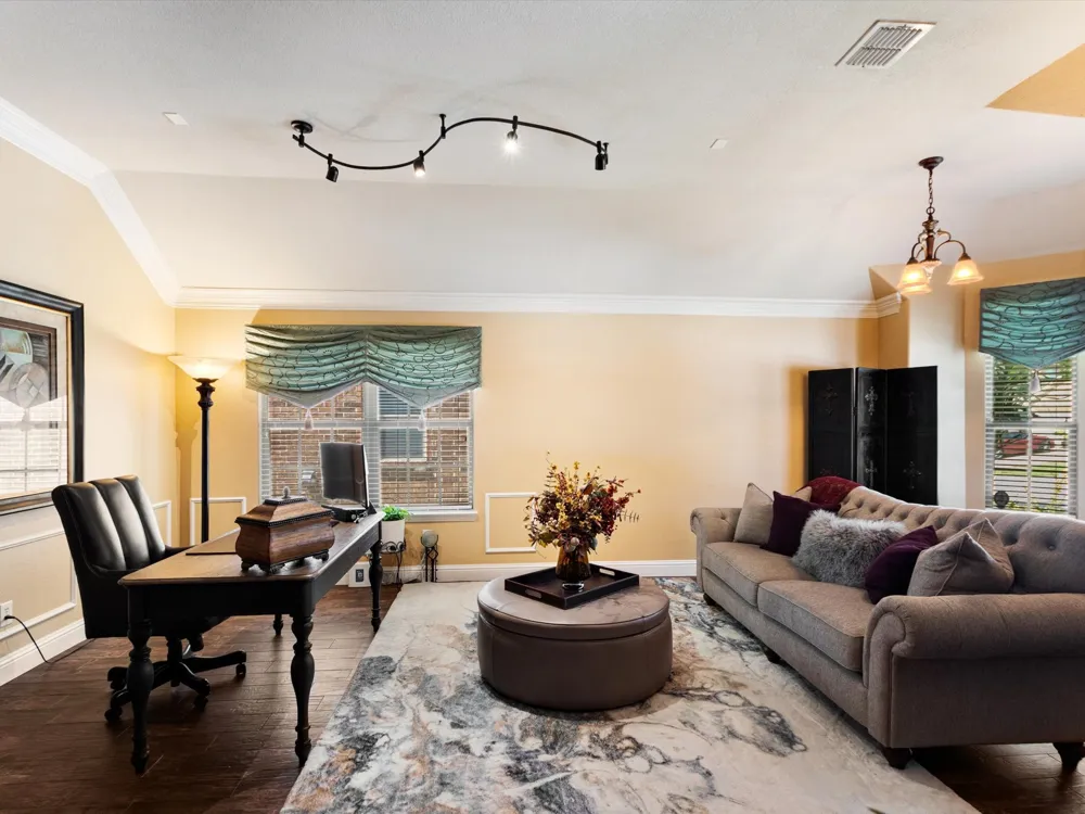 2703 Cove Drive Grand Prairie, TX 75054