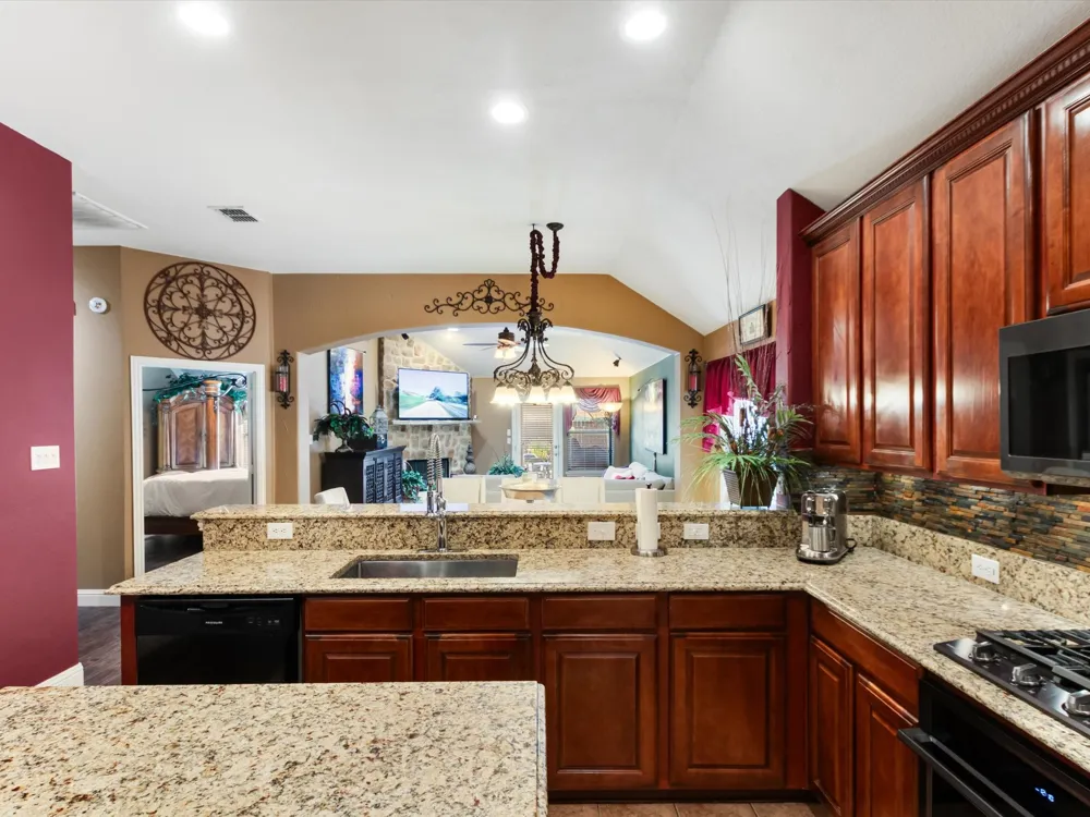 2703 Cove Drive Grand Prairie, TX 75054