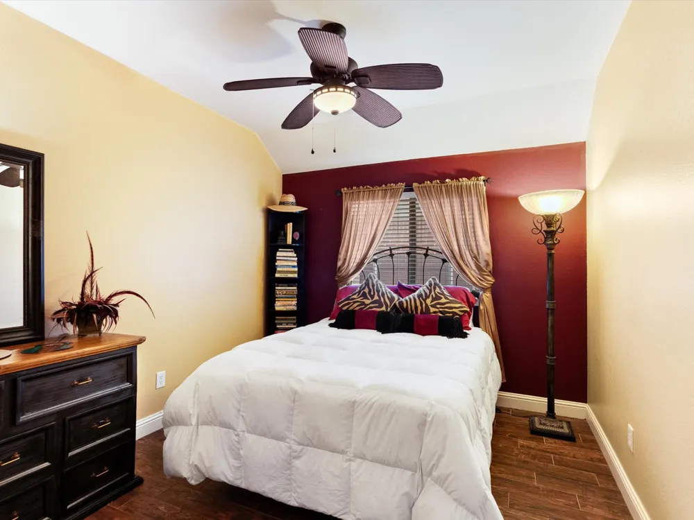 2703 Cove Drive Grand Prairie, TX 75054