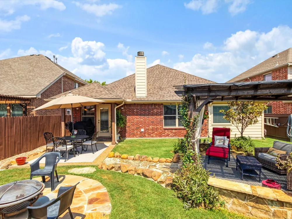 2703 Cove Drive Grand Prairie, TX 75054