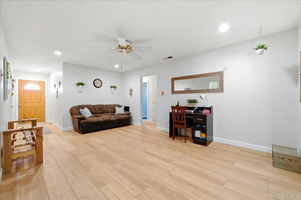 1634 Rush Avenue Vista, CA 92084