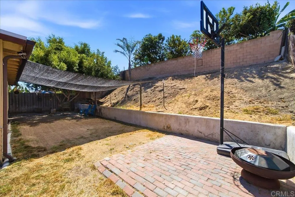 1634 Rush Avenue Vista, CA 92084
