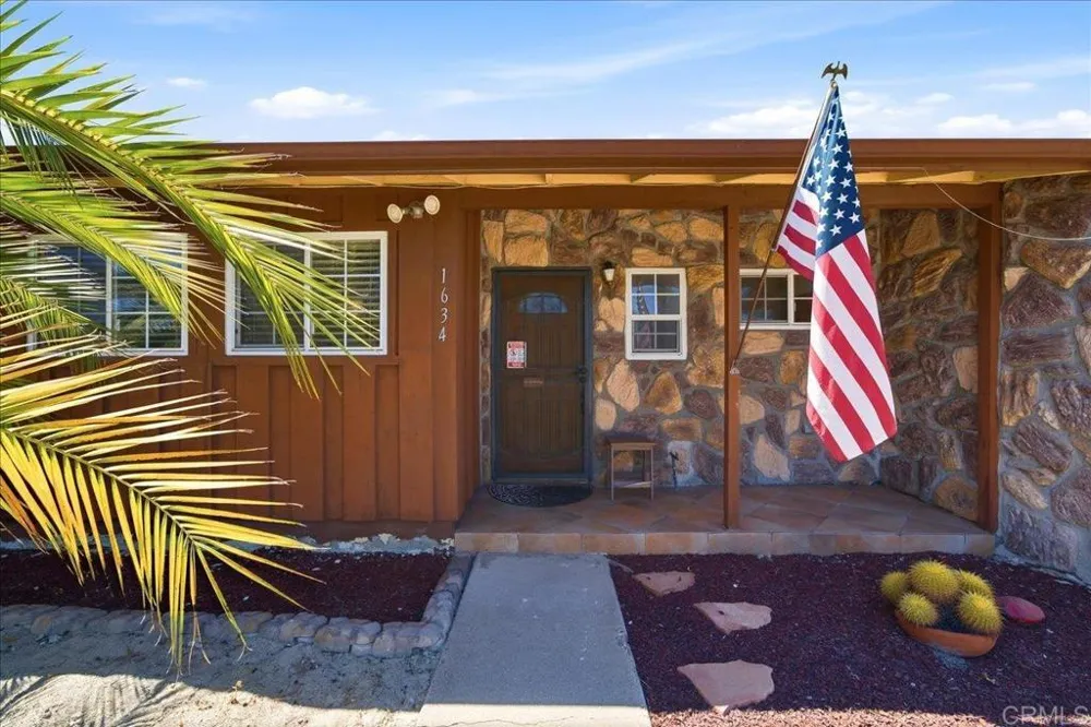 1634 Rush Avenue Vista, CA 92084