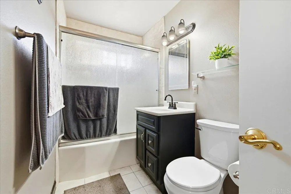 1634 Rush Avenue Vista, CA 92084