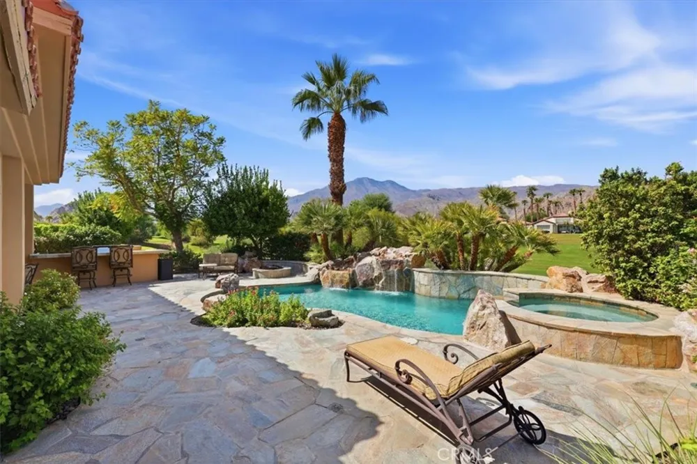 57211 Medinah La Quinta, CA 92253