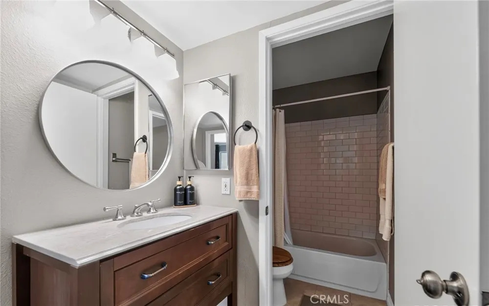 22100 Burbank Boulevard #333-D Woodland Hills, CA 91367