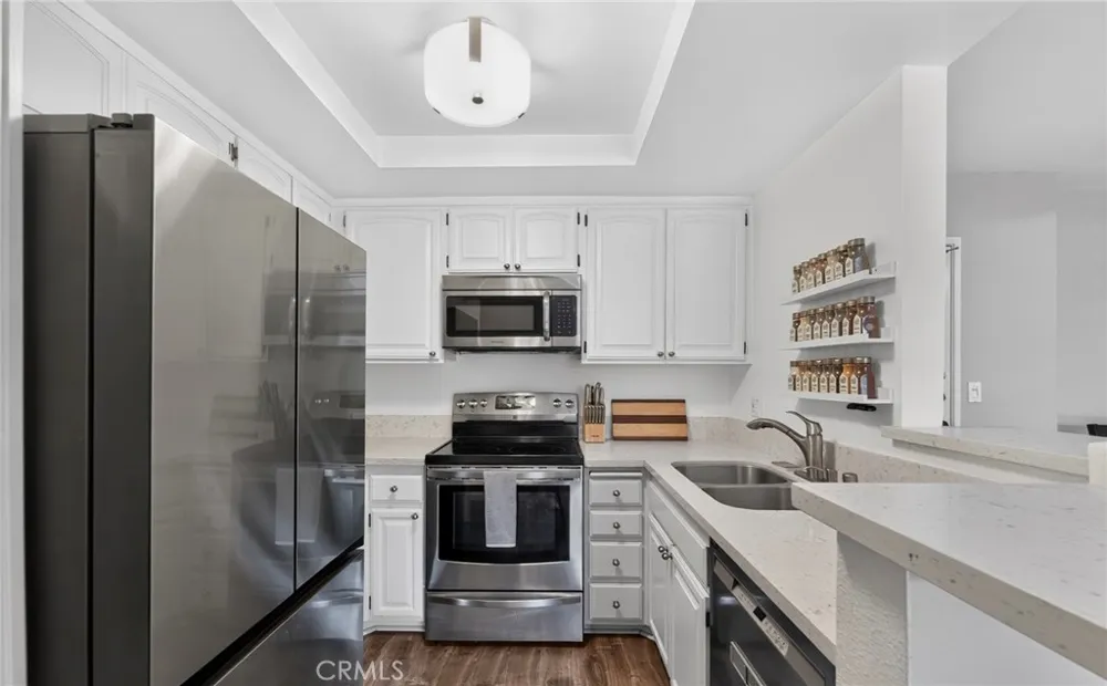 22100 Burbank Boulevard #333-D Woodland Hills, CA 91367
