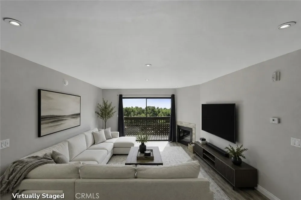 22100 Burbank Boulevard #333-D Woodland Hills, CA 91367