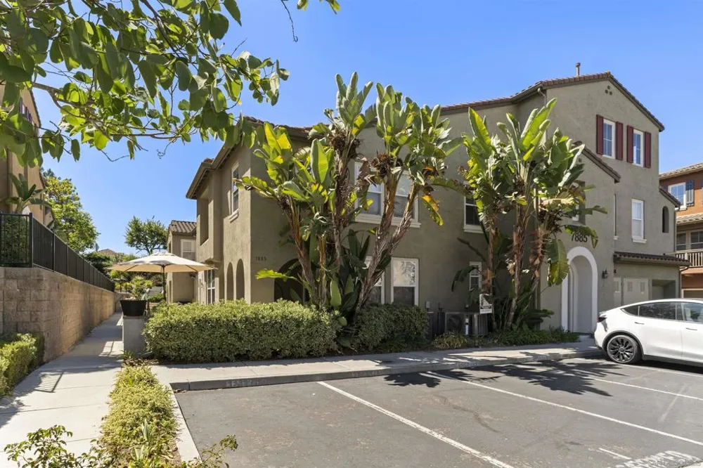 7885 Via Montebello #2 San Diego, CA 92129