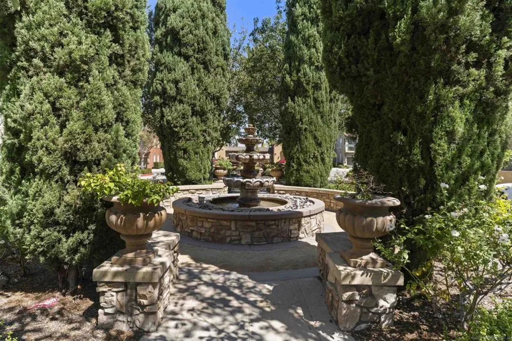 7885 Via Montebello #2 San Diego, CA 92129