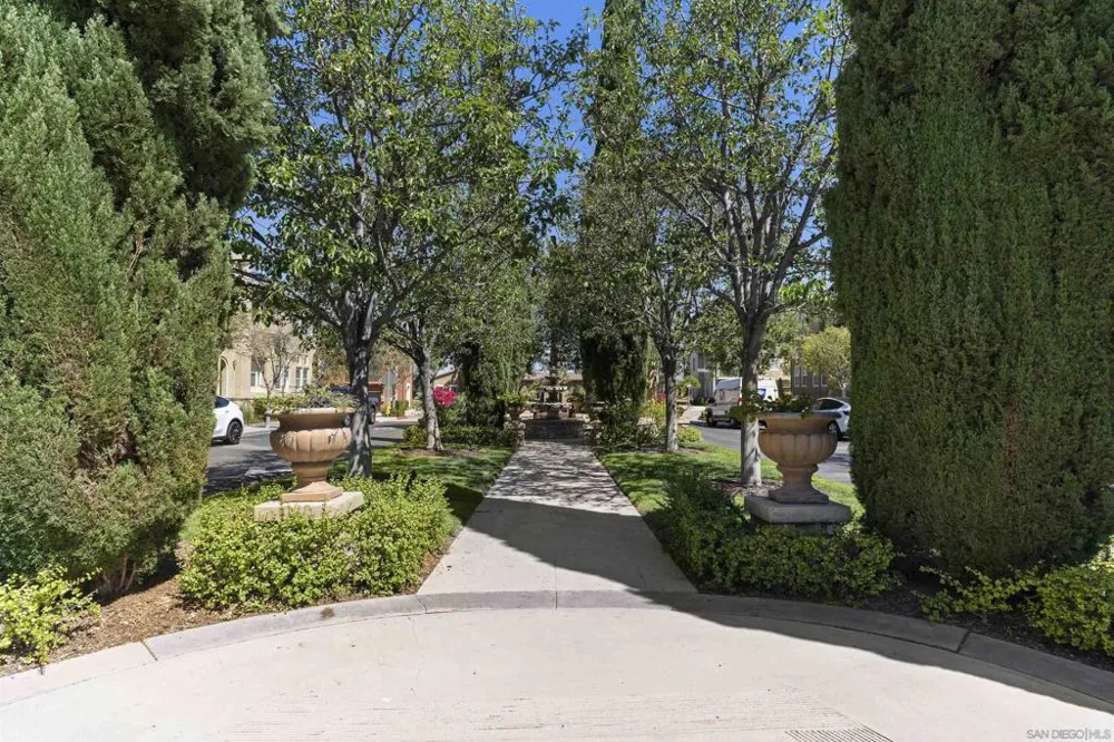 7885 Via Montebello #2 San Diego, CA 92129