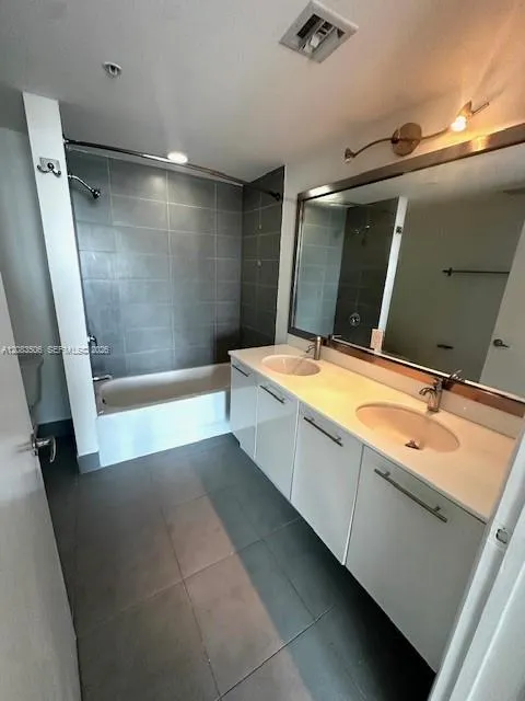 92 SW 3rd St #1107 Miami, FL 33130