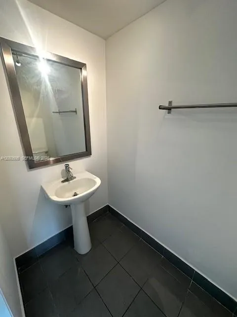 92 SW 3rd St #1107 Miami, FL 33130