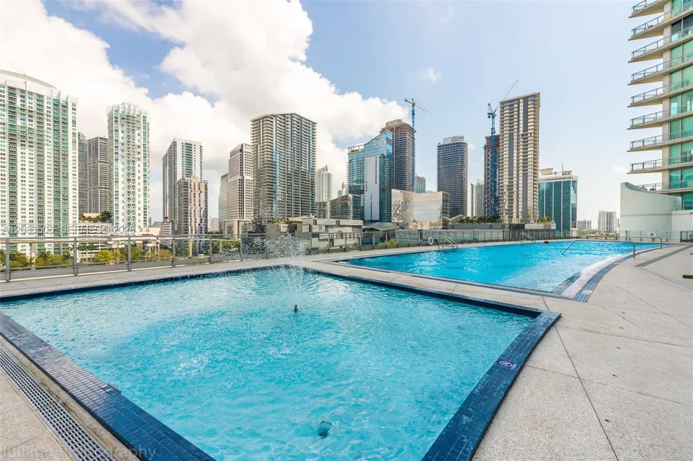 92 SW 3rd St #1107 Miami, FL 33130