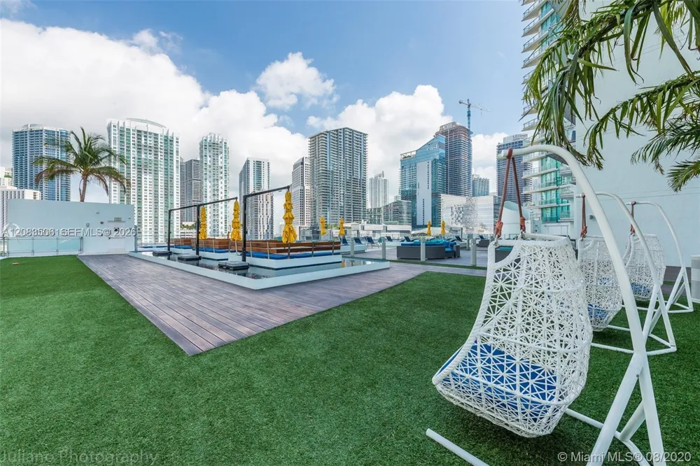 92 SW 3rd St #1107 Miami, FL 33130